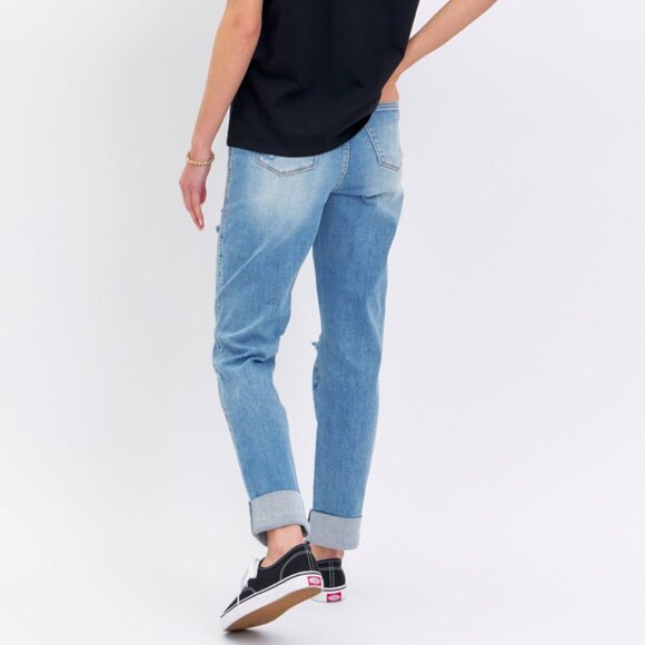 JUDY BLUE HIGH WAIST PATCH POCKET & DESTROY BOYFRIEND - Picture 5 of 6